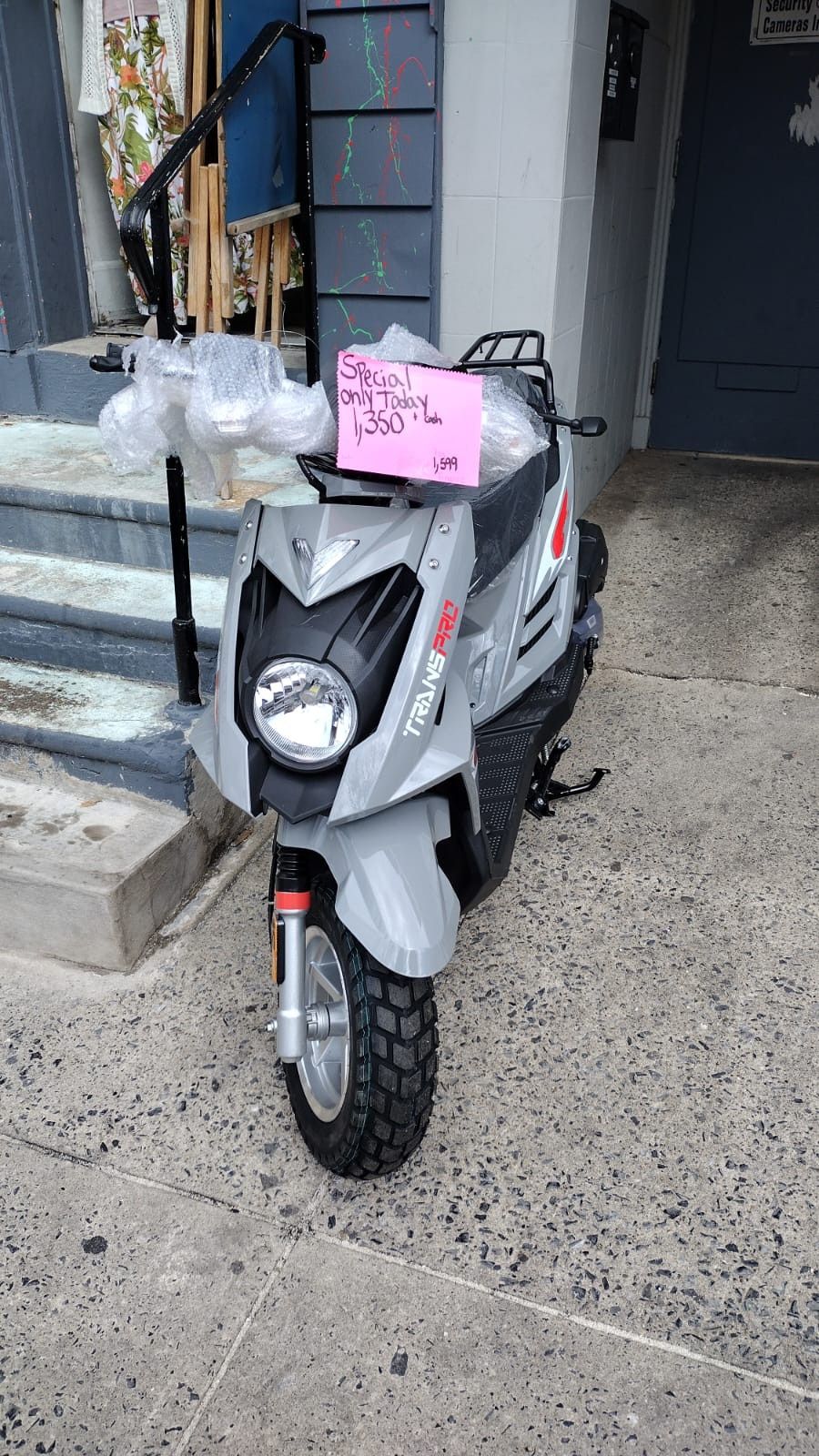 Gas Scooter & 150cc & Alarm & Bluetooth Music & Remote Control & New