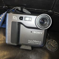 Sony Digital Mavica Quick Access Fd Drive 2x Vintage Comes With Carrying Case A Disc NO Flaws