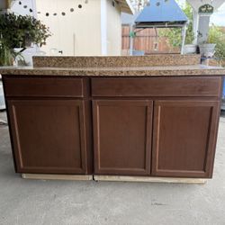 Kitchen Cabinet island and upper cabinets