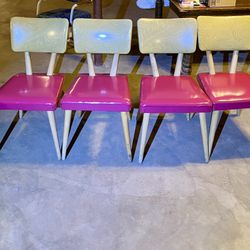 Mid Century Table And Chairs 