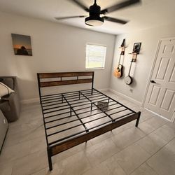 🔥 Bedroom Set for Sale – Like New 🔥