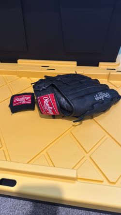 Rawlings Black Baseball Glove