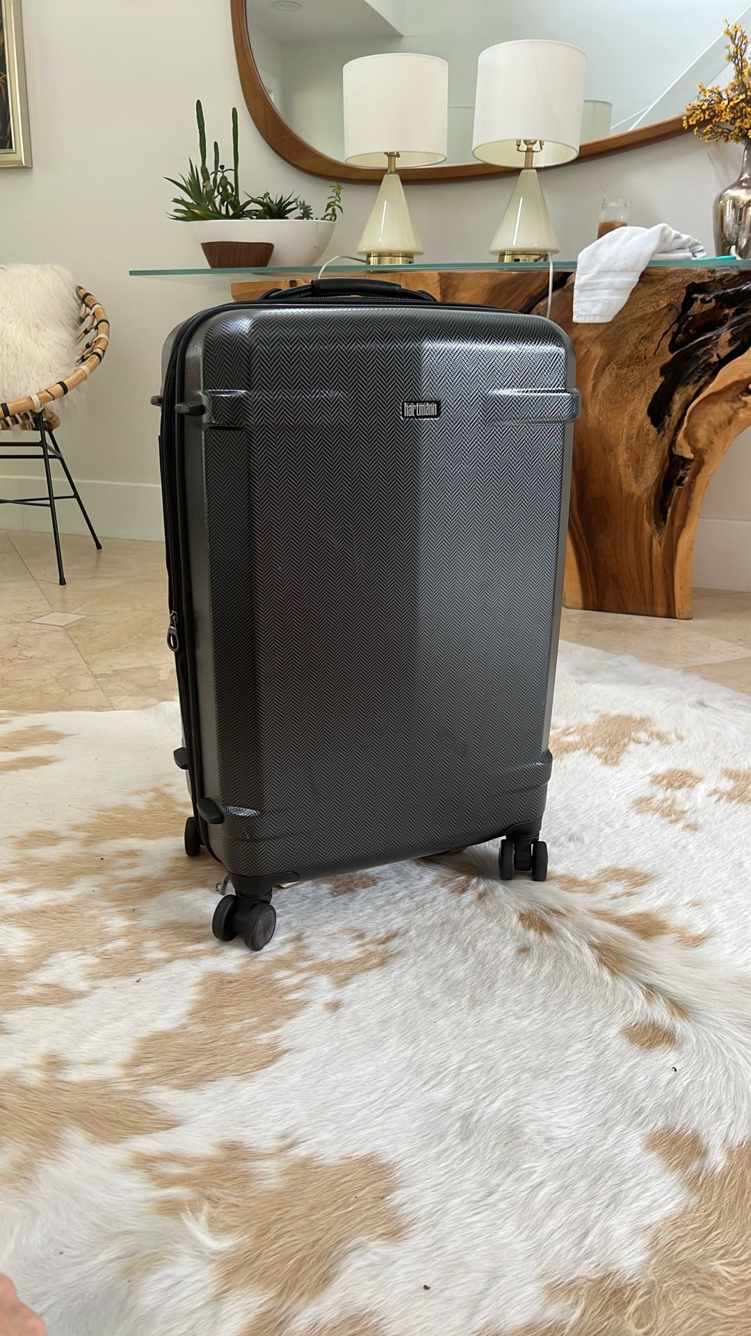 Hartmann Century Deluxe Journey Expandable Spinner Medium