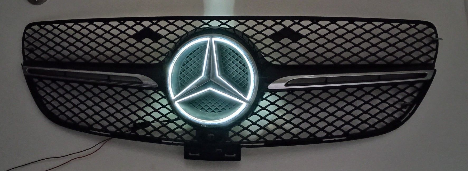 Mercedes Grill 2017