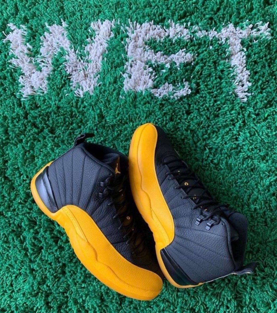 JORDAN 12 UNIVERSITY GOLD