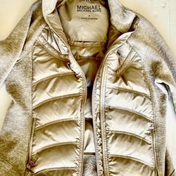 Preowned Michael Kors Girl’s Youth Medium Jacket Silver / Gray 90% Down Zippered 
