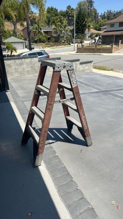 Heavy duty ladder