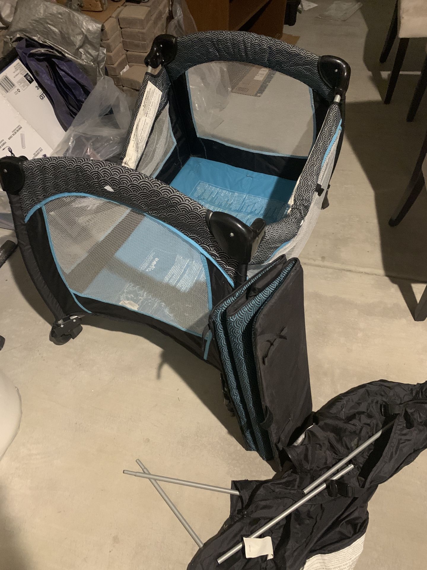 Evenflo Play-Away Portable Playard Deluxe For Kids