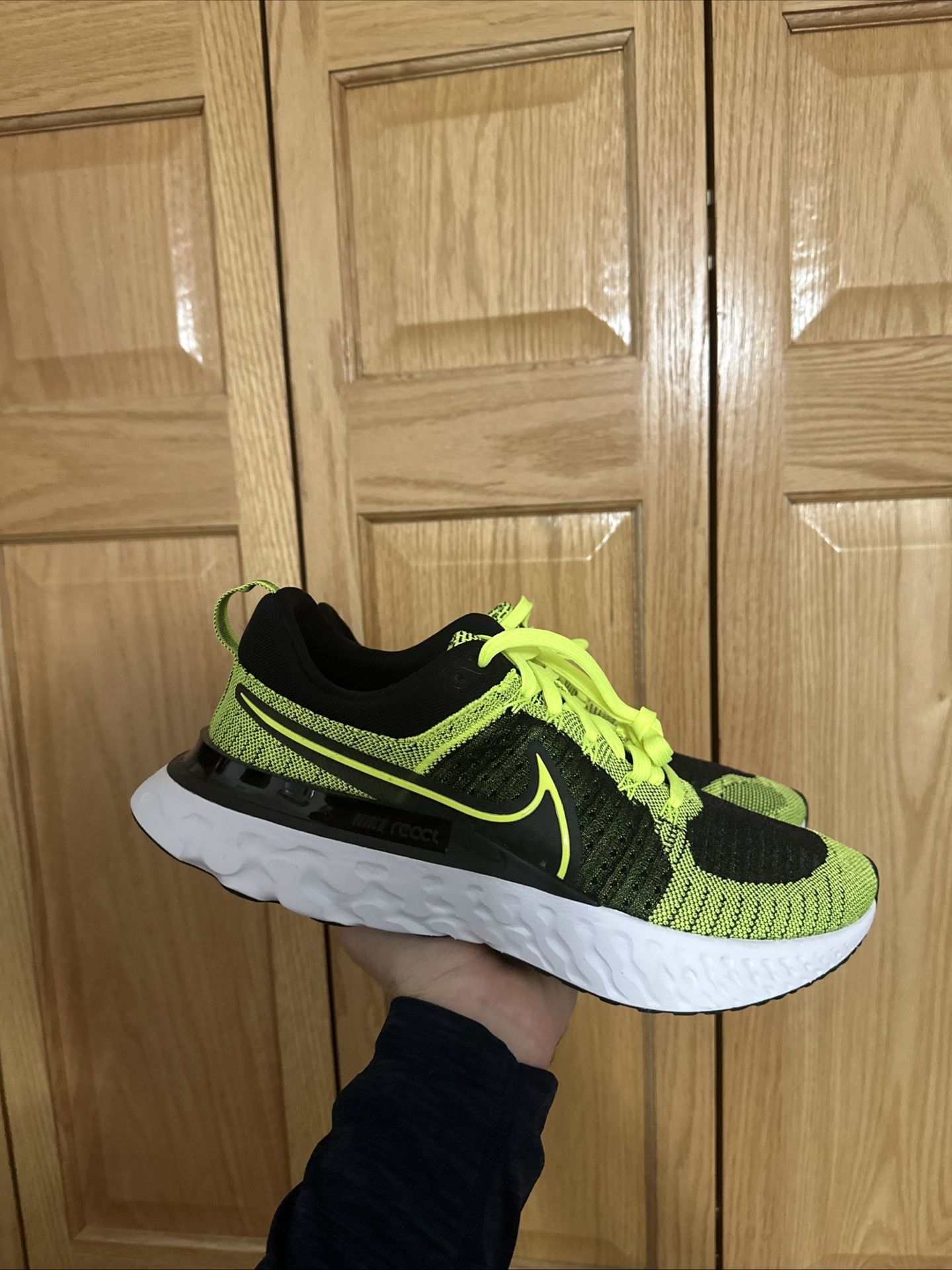 Nike React Infinity Run Flyknit 2 Volt Black Men\'s Sneakers Shoes CT2357 700 NIKE REACT INFINITY RUN FLYKNIT 2 Volt White Black Running  main image 3