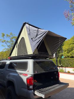 Roof top tent