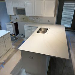 Kitchen Countertops (Granite & Quartz)