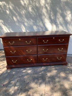 Dresser