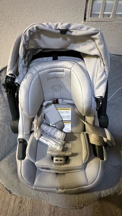 UPPAbaby MESA Infant Car Seat (Silla de bebé para carro) – $200