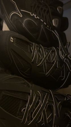 Shoes size 9