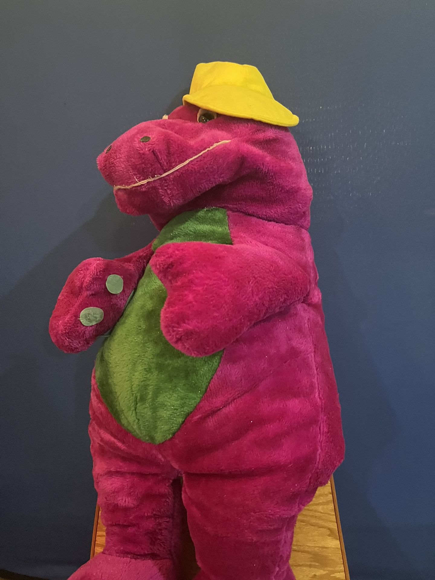 ~*ViNtAgE*~ BARNEY Plushie