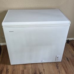 Hotpoint Freezer Chest Storage 6.9cu Ft