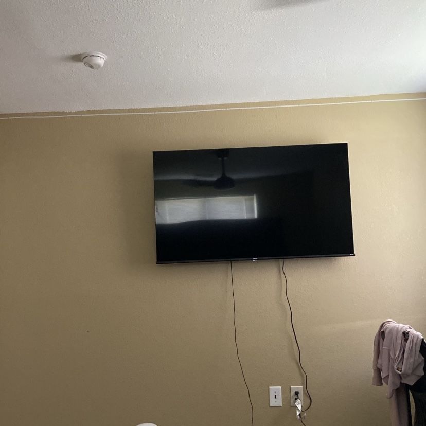 58” Hisense 4K UHD Smart TV