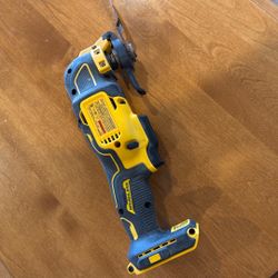 DeWalt DCS354 Oscillating multitool