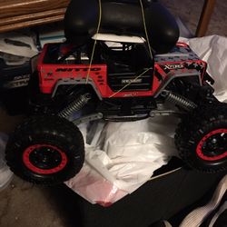 red/white r/c car