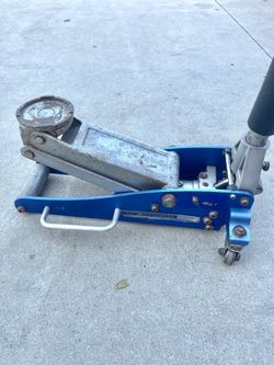 Pittsburgh 1.5 Ton Floor Jack
