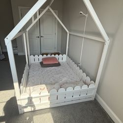 Toddler House Bed - Full Size