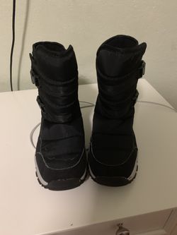 Snow boots size 1/2 kids boys