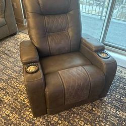 Perfect Leather Power Recliner- Like New