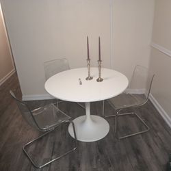 Table And Chairs 
