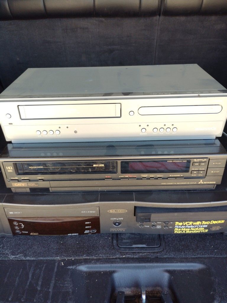 VCR And DVD Player Lot
