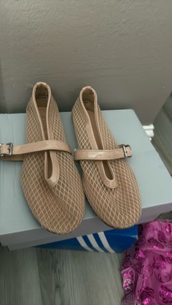 Ballet flats