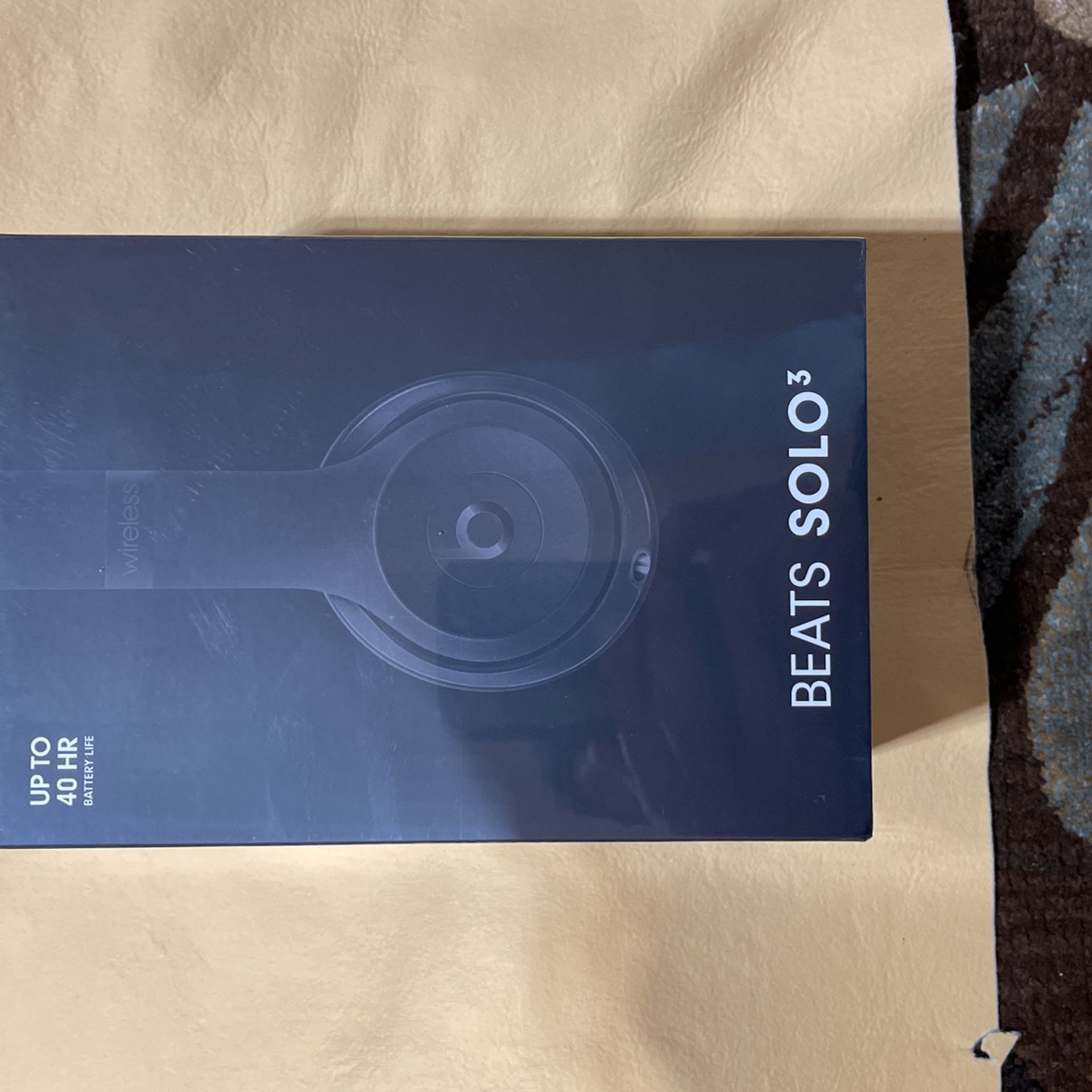 Beats Solo3 Wireless On-Ear Headphones - Apple W1 Headphone Chip, Class 1 Bluetooth, 40 Hours of Listening Time, Built-in Microphone - Black   NEW 