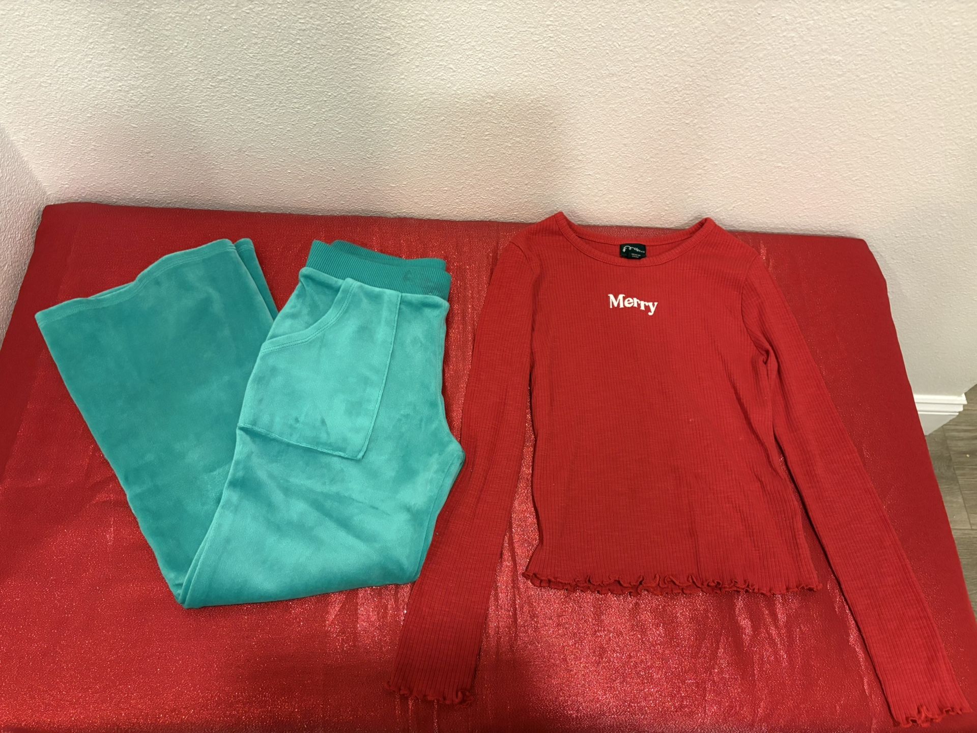Girls Christmas Red Merry Long sleeve top & Green Velvet Pants Set - kids Size Small 7 - Simi