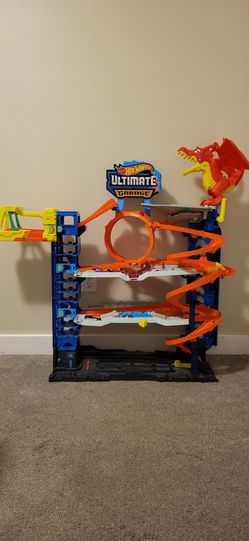 о Hot Wheels Ultimate Garage