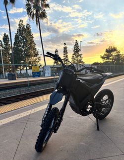 Yozma E motor bike