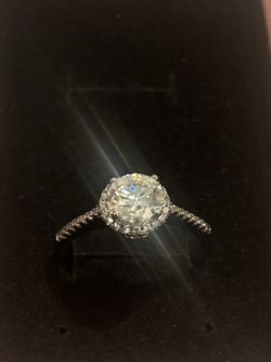 1ct Diamond Engagement Ring w/ Heart Design