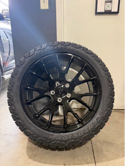 22 inch Dodge RAM 1500 Rims and Tires 5 lugs Brand New