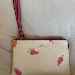 Coach Wristlet Or Wallet 