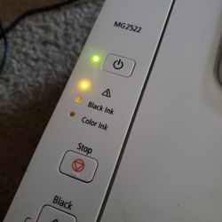 Free not working no inks no power cord for parts Canon PIXMA MG2522