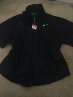 Short sleeve Nike wind breaker NWT