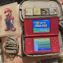 Nintendo DSI With Games And Charger 