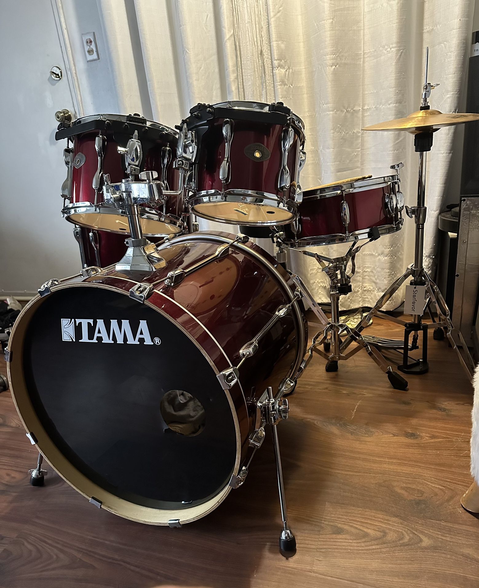 Tama drums Rockstar with hit hat Sabian and stands