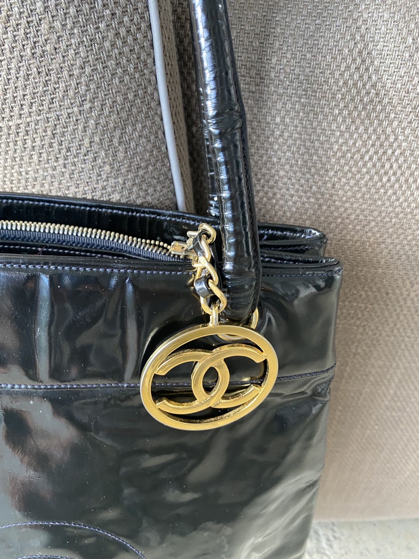 Authentic Chanel Vintage Purse, Navy Patent Leather for Sale in Miami  Beach, FL - OfferUp