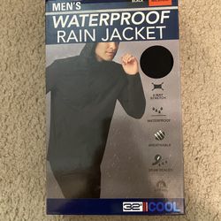 32 Degrees Cool Men’s Waterproof Rain Jacket 