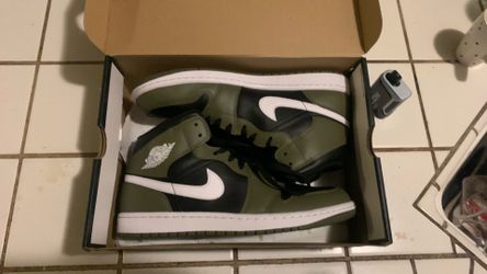 Jordan 1s MID size 11.5 men’s