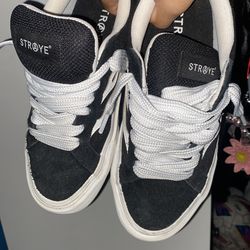 Straye Black & White sneakers Size 7