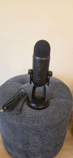 Brand New Logitech Creators Blue Yeti USB Microphone