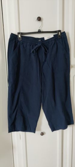 Capri Straight Leg Mid-Rise Pull-on  Pants