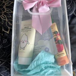 New! Unopened 5 Piece Face Care Products With Clear Gift Bag