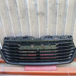 2025 2026 Dodge Ram 1500 Front Grille Used Oem
