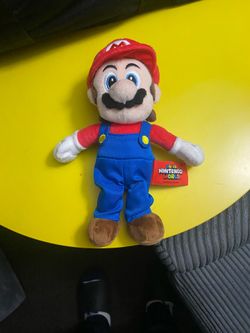 Universal Studios Hollywood Super Nintendo World Small Mario Plush. NWT